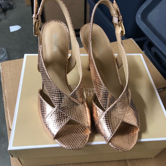 New Michael Kors heels blush gold 8.5 - Picture 2 of 4
